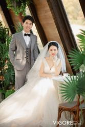 -雪中彩影婚纱摄影·微光艺术中心