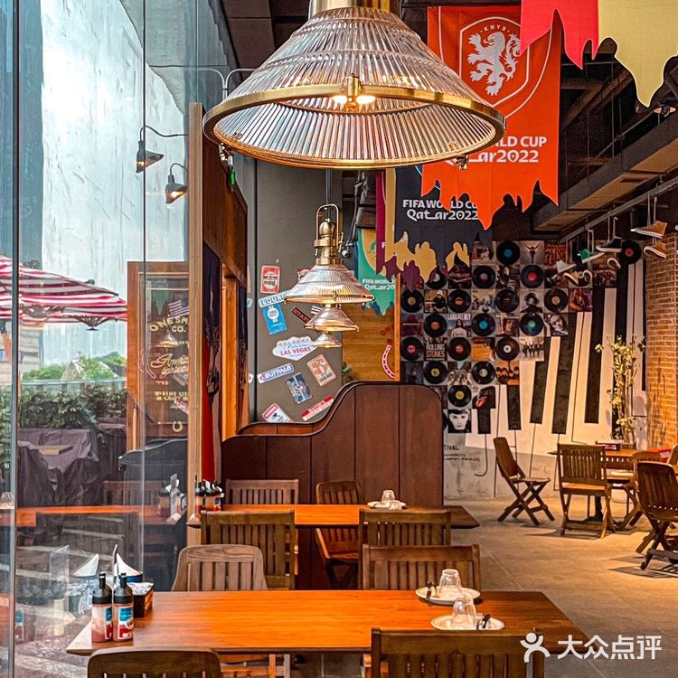 人生建议:来前海吃一顿美式烤肉…