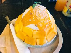 -莓园冰淇淋店