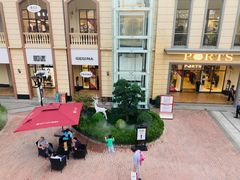 -王府井奥莱临潼小镇(临潼店)