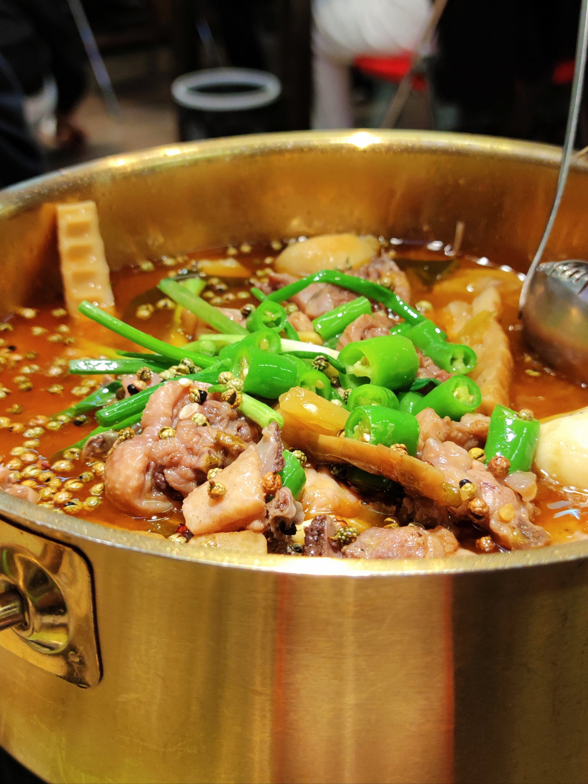 复古港风小店🥘来份美味酸菜烧鸡公