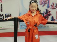 -翎秀服装模特