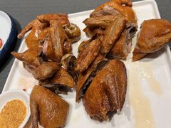 脆皮乳鸽-望乡楼上海菜(日月光店)