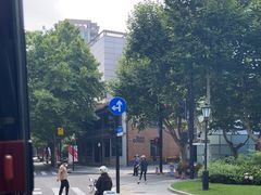 -星巴克臻选(上海中环广场2F店)