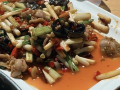 -兔行天下-鸿鹤鲜锅兔(中海国际店)