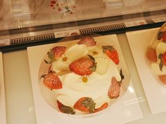 -花花卷卷·鲜食蛋糕(泉屋店)