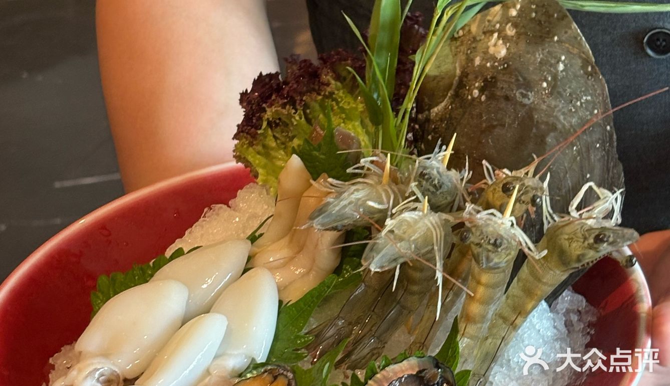 它家火锅是直接把海鲜市场搬进店里了⁉️
