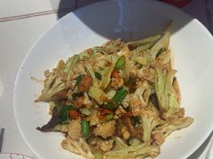-阿瓦山寨·湘菜现炒·剁椒鱼头王(咸阳总店)