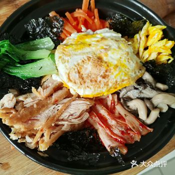 石锅拌饭可以说是简单、好吃、健康的一道美食