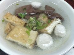 -松树干拌面店