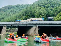 -仙人谷漂流景区