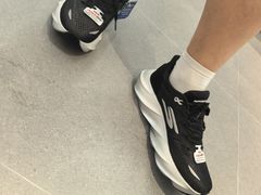 -SKECHERS 斯凯奇(上海国际时尚中心店)