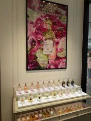 -法国娇兰精品店