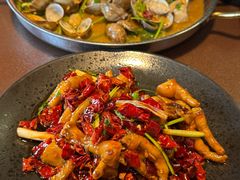 -曼听小寨海鲜烧烤·大连辣炒大王(盖州街店)