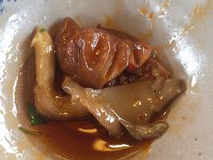 -茅草房·河畔园林火锅