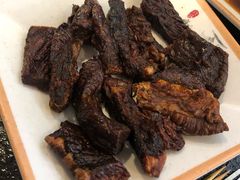 特色牛肉干-盛京小羊排烧烤