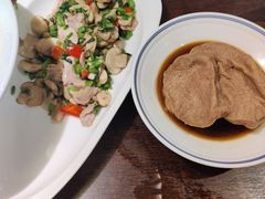 雪菜蘑菇炒肉片-米家小馆(新华店)
