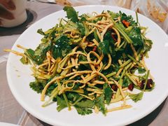 山芹苗拌豆丝-有位虾匠·香辣蟹·小龙虾(李村店)