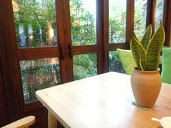 靠窗位-青城山六善酒店·紫氣園中餐厅