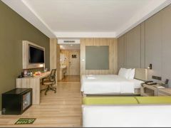 -西安大雁塔科技大学地铁站亚朵酒店