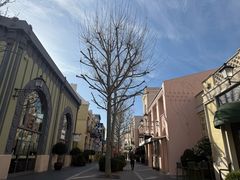 -马德里拉斯咯扎斯购物村