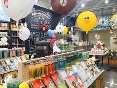 -LINE FRIENDS Garosu-gil Flagship Store
