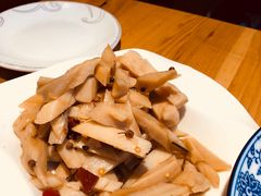 -泉畔人家·老济南经典鲁菜(大明湖店)