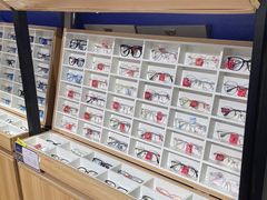 -诺柯视眼镜-蔡司依视路官方工厂店(淞南一店)