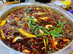 -乡土特色.冷锅鱼.牦牛肉汤锅