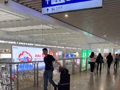 -麦当劳(上海虹桥站30B检票口楼上)