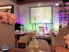 -樱花里音乐餐吧·牛扒椰子鸡(东圃店)