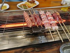 -哈尔滨小酒馆·鲜肉现穿自助烧烤(康新花园店)