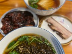 自制酸菜肉沬-小方的面(徐家汇店)