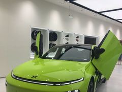 -小鹏汽车(北京龙湖长楹天街销售中心)