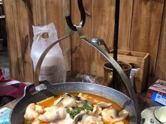 -老滇山寨•云南特色菜•地方菜•民族风情歌舞表演(金碧店)