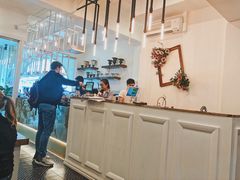 -FLOVIE FLORIST CAFE