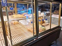 面包甜点陈列柜-黑草莓(重庆路店)