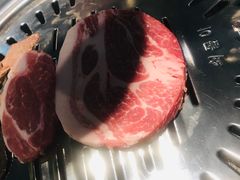 梅花肉-韩聚屋韩国烤肉餐厅(新北万达店)