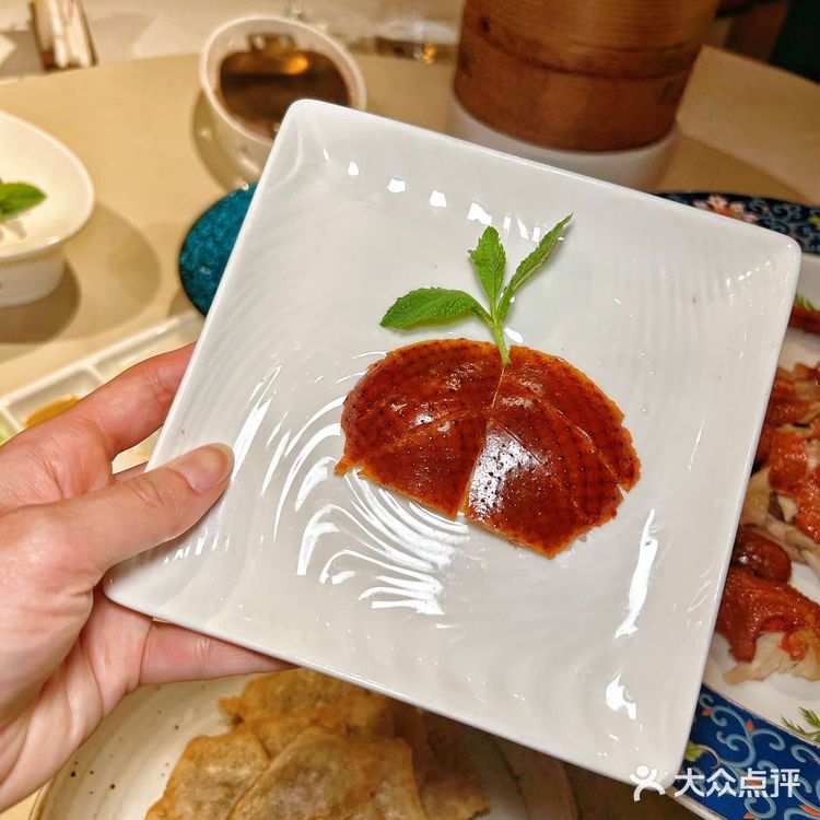 正宗京味果木烤鸭就在御掌柜