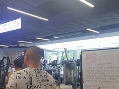-超鹿运动(达信大厦店)