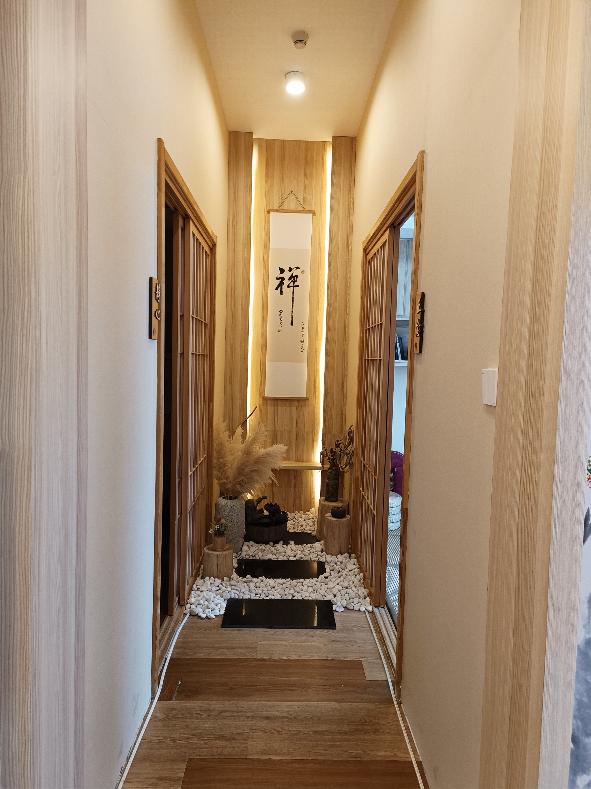 环境:
装修风格以日式为主,整体上也干净整洁