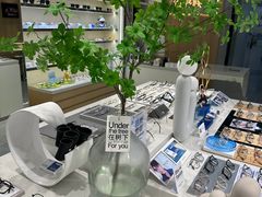 -视野联行眼镜·蔡司·尼康·豪雅·依视路(青浦宝龙店)