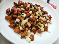 宫爆鸡丁-盐与味葱葱鲫鱼•自贡菜江湖菜(春熙店)