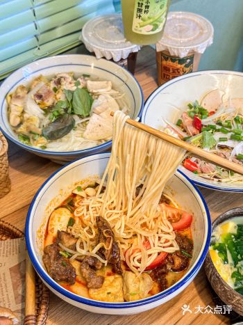 下班带着朋友马上就过来了点了几样菜都没有踩雷