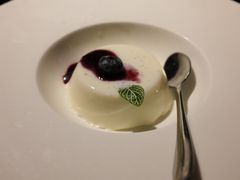 -MONICH牛排融合餐厅(和义大道购物中心店)