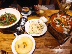 -老滇山寨•云南特色菜•地方菜•民族风情歌舞表演(金碧店)