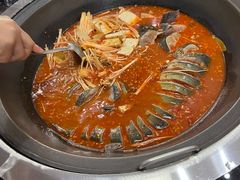 -那家东北铁锅炖鱼村(扶风十五年店)