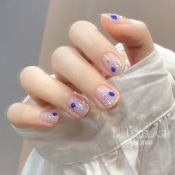 -吉吉靓甲美睫
