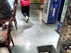 大堂-火枪手串吧·鹤岗小串涮肚(亦庄店)