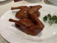 玻璃脆皮乳鸽-利苑酒家(金宝店)